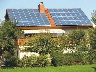 Haus mit Solartechnik